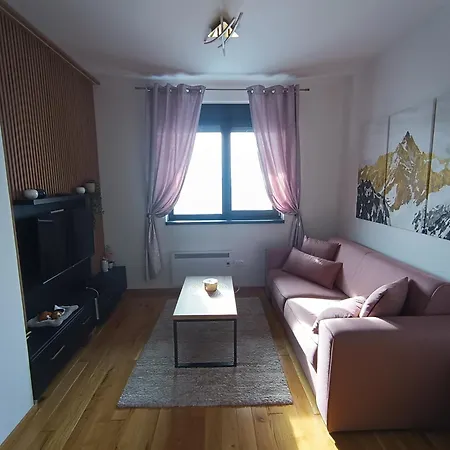 דירה Lux Relax Nalazi Se U Titovoj