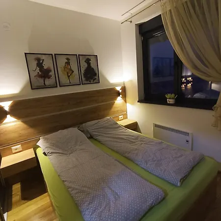 Lux Relax Nalazi Se U Titovoj * Palisat