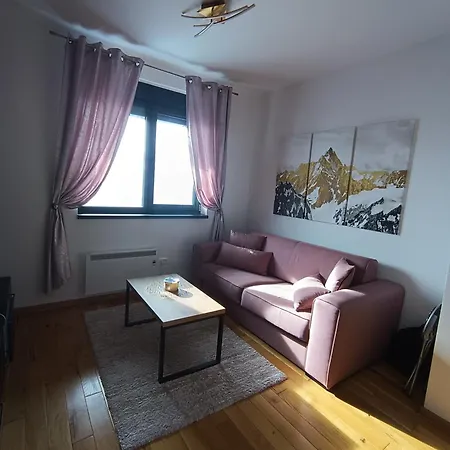 Lux Relax Nalazi Se U Titovoj