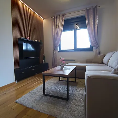 Apartment Lux Relax Nalazi Se U Titovoj *