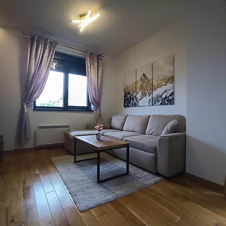 Lux Relax Nalazi Se U Titovoj Palisat