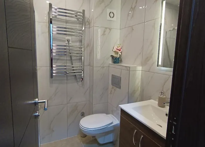 Lux Relax Nalazi Se U Titovoj Appartamento