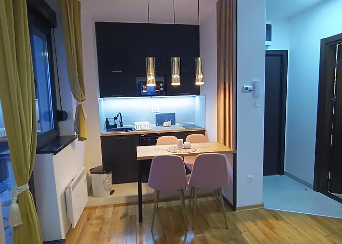 Lux Relax Nalazi Se U Titovoj *