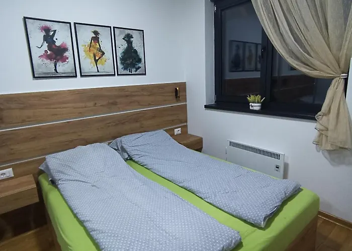 Lux Relax Nalazi Se U Titovoj * Palisat